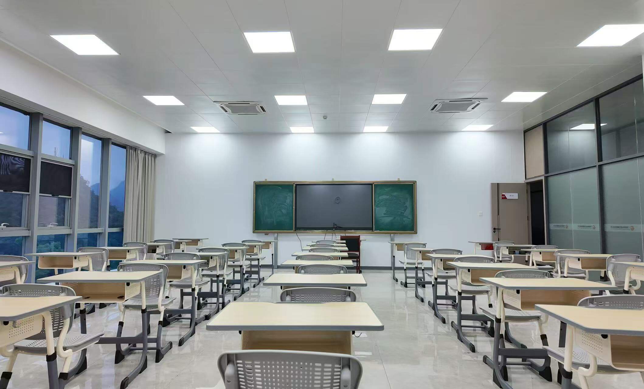 20241117-广西城际轨道医学发展大会举办-孙波摄-曾益新致辞.JPG
